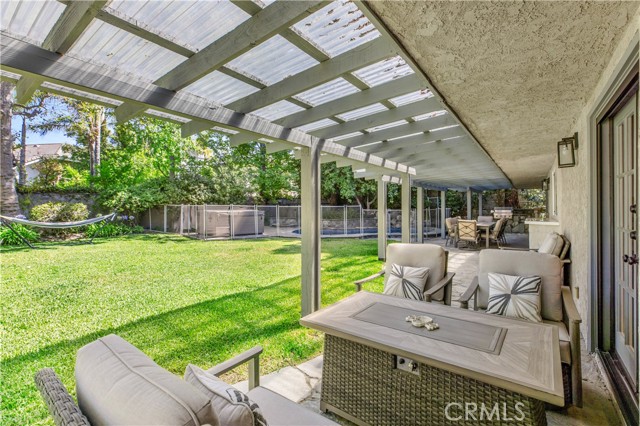 6032 County Oak Road, Woodland Hills CA: https://media.crmls.org/medias/c8c14dcf-aeea-4ed9-a4b9-f14c6df046a7.jpg