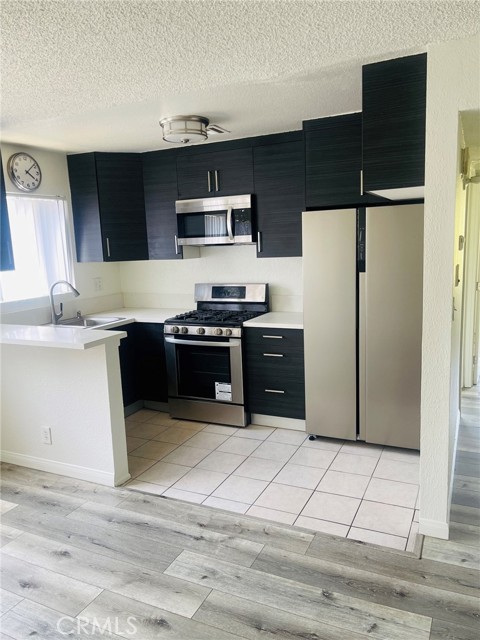 Detail Gallery Image 3 of 23 For 518 Oak St #7,  Glendale,  CA 91204 - 2 Beds | 1 Baths