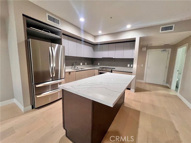 Detail Gallery Image 3 of 36 For 39 S Los Robles Ave, Pasadena,  CA 91101 - 1 Beds | 1 Baths