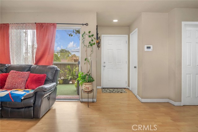 Detail Gallery Image 10 of 37 For 1925 Glenoaks Blvd Unit #100, San Fernando,  CA 91340 - 3 Beds | 2/1 Baths