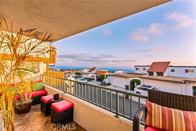 3736 Calle Casino, San Clemente CA: https://media.crmls.org/medias/c8c2b297-0e72-4cbc-b4df-5d330c021f4c.jpg