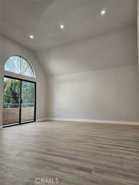 Detail Gallery Image 14 of 22 For 8331 Cedros Ave #14,  Panorama City,  CA 91402 - 2 Beds | 2 Baths