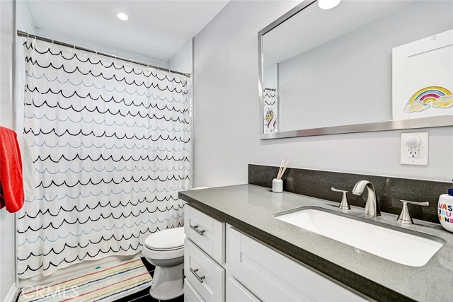 Detail Gallery Image 30 of 52 For 825 Center, El Segundo,  CA 90245 - 4 Beds | 3 Baths