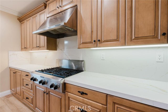 Detail Gallery Image 15 of 74 For 26858 Pine Hollow Ct, Valencia,  CA 91381 - 5 Beds | 4 Baths
