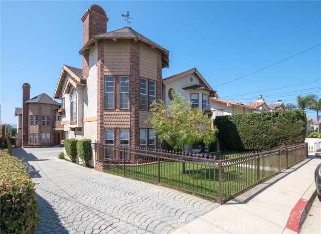 Detail Gallery Image 1 of 1 For 2204 Clark Ln a,  Redondo Beach,  CA 90278 - 3 Beds | 2/1 Baths