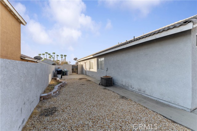 Detail Gallery Image 18 of 21 For 2874 W Calle Vista Dr, Rialto,  CA 92377 - 4 Beds | 2 Baths