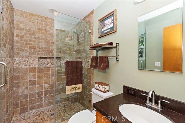 Detail Gallery Image 16 of 43 For 740 Cove Dr, Big Bear Lake,  CA 92315 - 3 Beds | 2 Baths