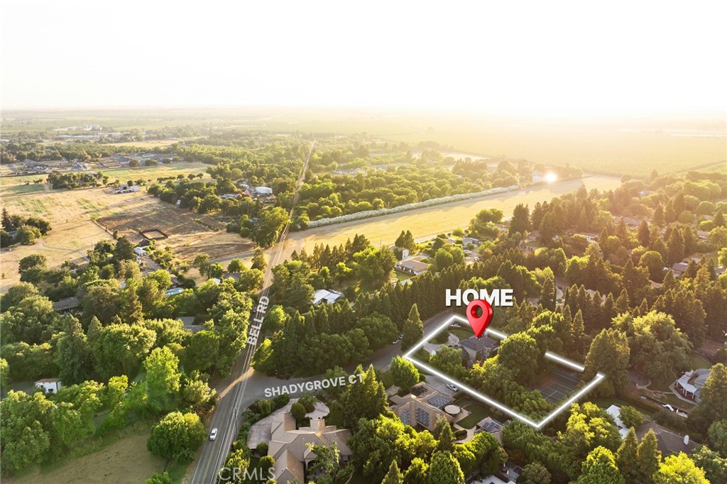 https://media.crmls.org/medias/c8c63242-772e-470b-8c4d-a8a24225bcd1.jpg?preset=X-Large