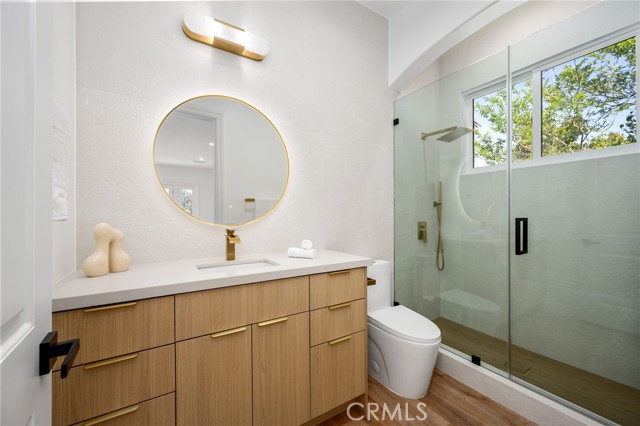14257 Chandler Boulevard photo 29
