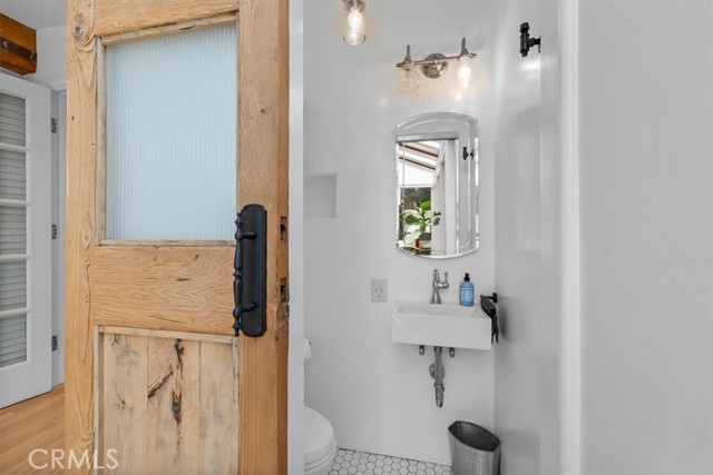 593 26th Street, Manhattan Beach, California 90266, 3 Bedrooms Bedrooms, ,2 BathroomsBathrooms,Residential,Sold,26th,SB22189948