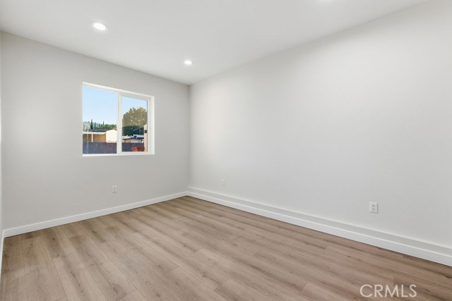 Detail Gallery Image 32 of 38 For 24305 Wabuska, Newhall,  CA 91321 - 6 Beds | 3 Baths