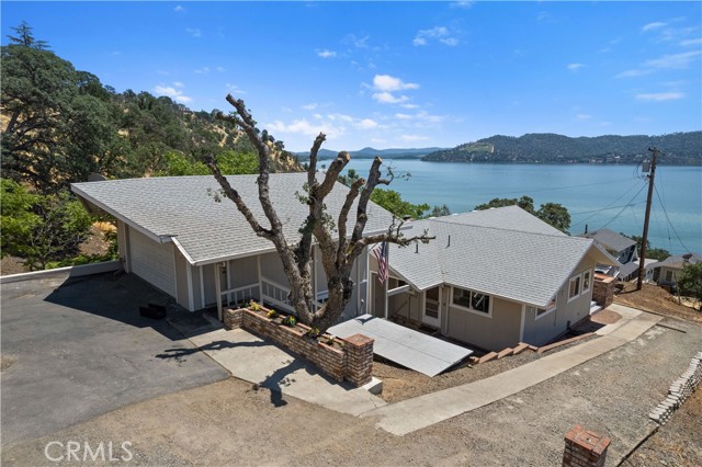 13041 San Joaquin Avenue, Clearlake CA: https://media.crmls.org/medias/c8c908ff-067a-49bd-97de-5591aacff997.jpg