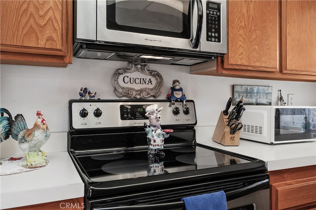 https://media.crmls.org/medias/c8c9b75c-0955-4791-9cd9-5285b64436df.jpg?preset=X-Large