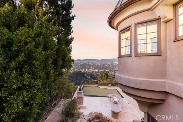 Detail Gallery Image 52 of 61 For 13320 Mulholland Dr, Beverly Hills,  CA 90210 - 5 Beds | 7 Baths