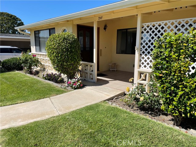 Detail Gallery Image 2 of 24 For 1360 Weeburn M4 79f 79f,  Seal Beach,  CA 90740 - 2 Beds | 1 Baths