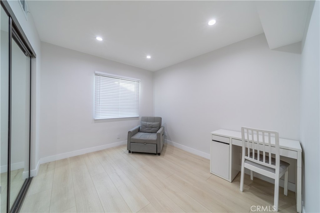 902 E WALNUT AvenueBurbank img 25