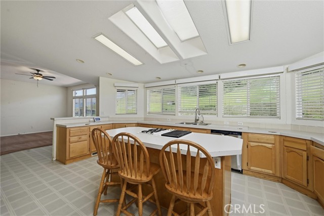 Detail Gallery Image 9 of 44 For 2805 Smith Ln, Clearlake,  CA 95422 - 3 Beds | 2 Baths