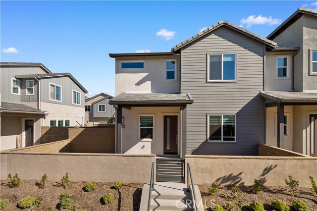 Front Image Thumbnail for CRWS25266646