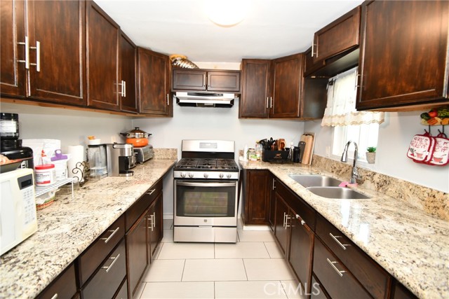 Detail Gallery Image 8 of 21 For 114 S Thorson, Compton,  CA 90221 - – Beds | – Baths