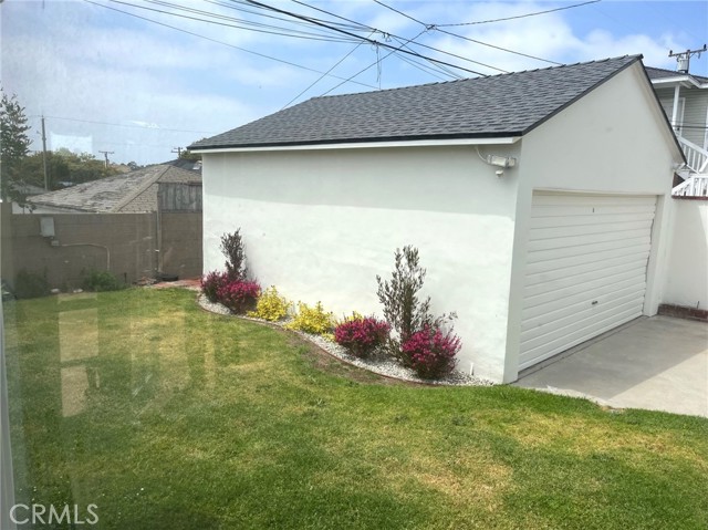 2001 Manzanita Lane, Manhattan Beach CA: https://media.crmls.org/medias/c8cd6109-3fab-447a-8dfc-5f1ff6e3ebe6.jpg