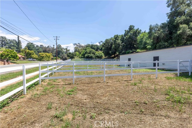 1615 Halsey Street, Redlands CA: https://media.crmls.org/medias/c8cdb070-3d55-4ac1-8357-27102dce30b4.jpg