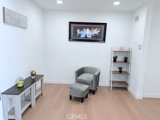 2690 Senasac Avenue, Long Beach CA: https://media.crmls.org/medias/c8ce11e6-e362-4c92-9e95-c1997114adf7.jpg