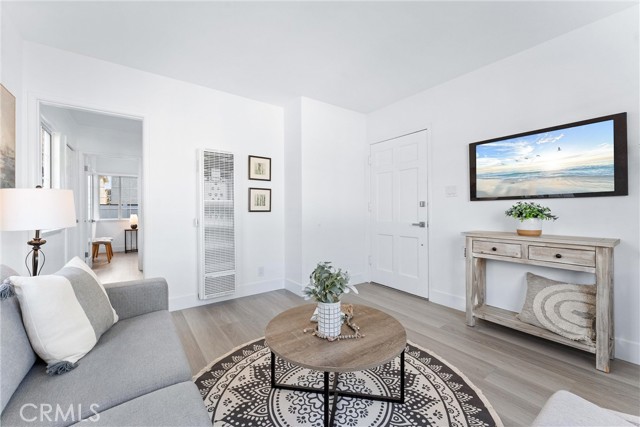 765 Loma Avenue, Long Beach CA: https://media.crmls.org/medias/c8ce3b8f-6259-4de9-8387-354d1b8e3b64.jpg