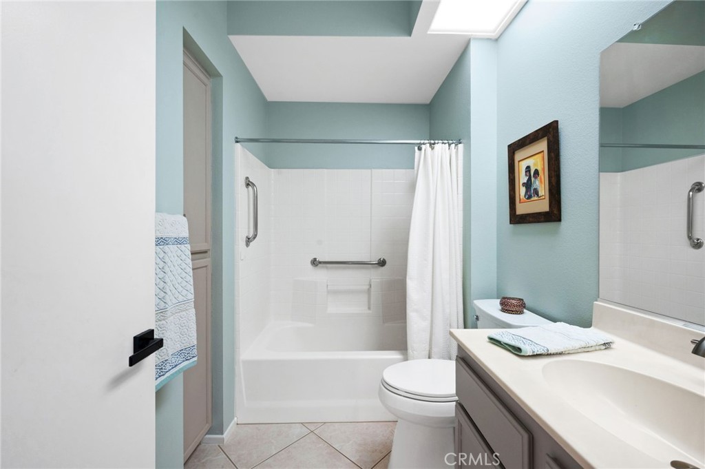 MLS #OC25250704 image #26