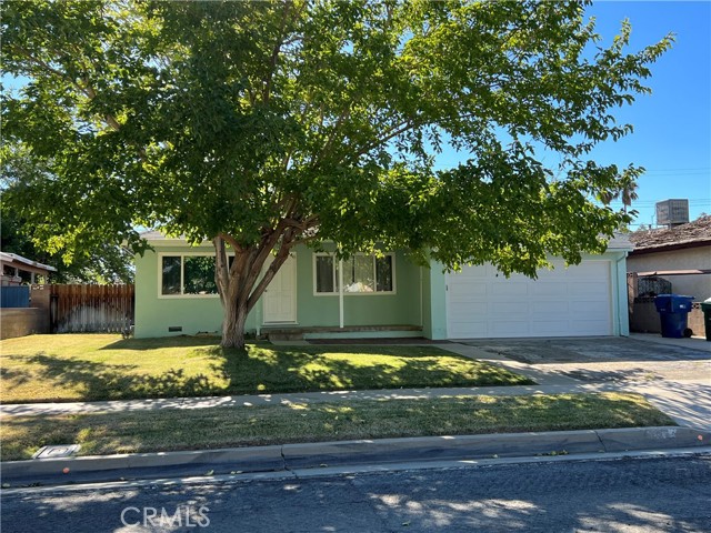 Detail Gallery Image 2 of 27 For 38627 Lemsford Ave, Palmdale,  CA 93550 - 3 Beds | 2 Baths