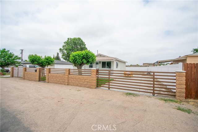 14723 Walters Street, Eastvale CA: https://media.crmls.org/medias/c8cefa85-0e84-4259-a621-1837ed550455.jpg