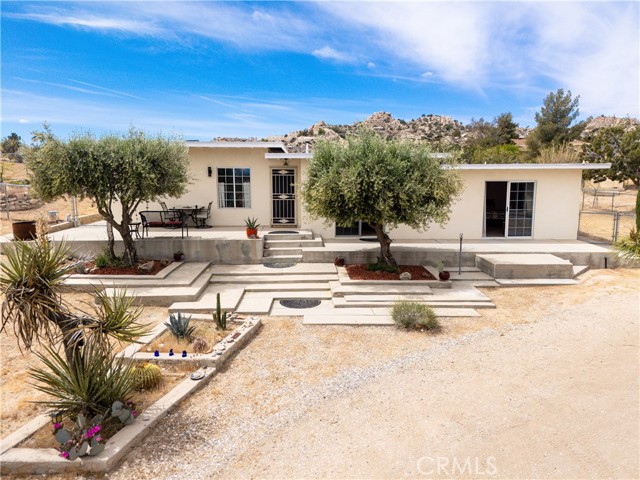 Detail Gallery Image 2 of 62 For 56833 Oakwood, Yucca Valley,  CA 92284 - 2 Beds | 2/1 Baths
