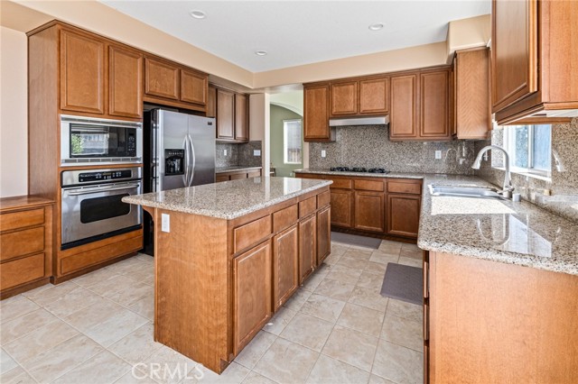 Detail Gallery Image 6 of 40 For 12801 Azalea St, Moreno Valley,  CA 92555 - 4 Beds | 2/1 Baths