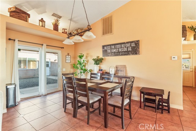 Detail Gallery Image 18 of 43 For 23053 Roundup Way, Apple Valley,  CA 92308 - 3 Beds | 2/1 Baths