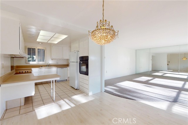 677 Via Alhambra, Laguna Woods CA: https://media.crmls.org/medias/c8d2023e-8068-431f-92c8-06a2313dd7f1.jpg