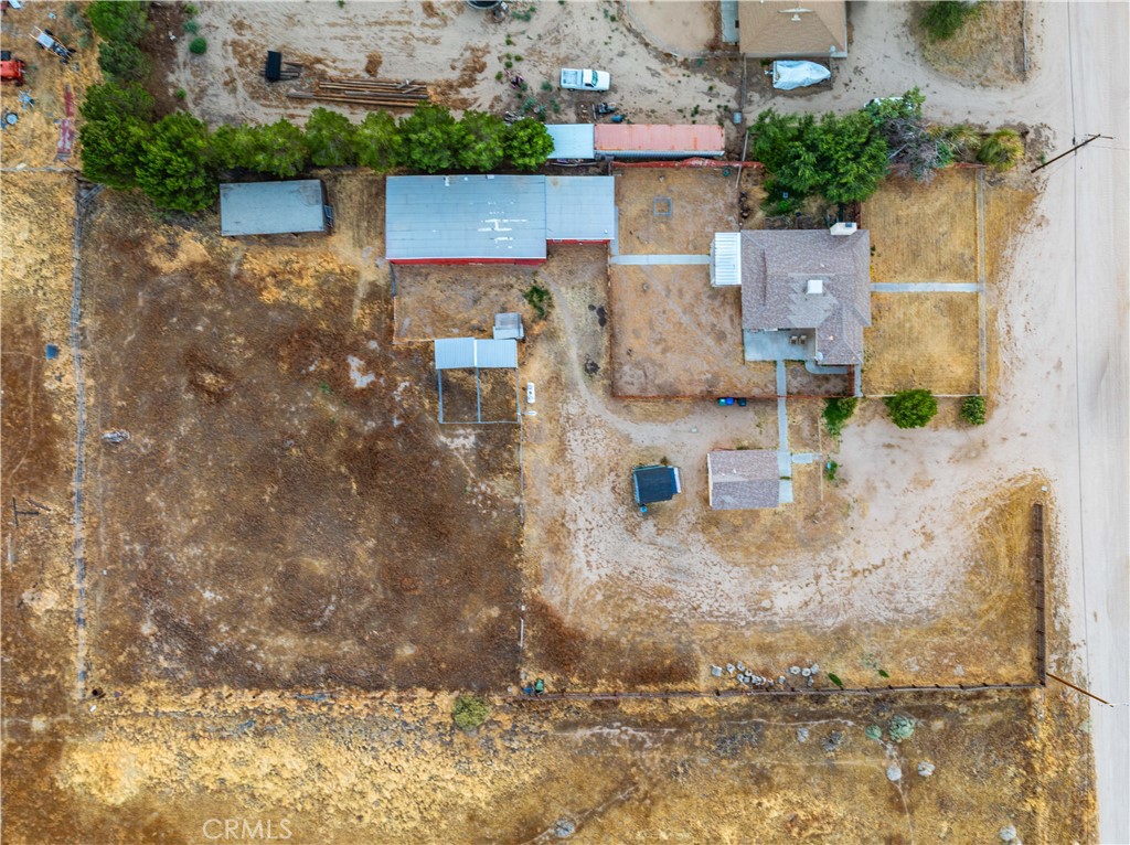 https://media.crmls.org/medias/c8d221d3-4d47-4043-852d-c9c6e0b15325.jpg?preset=X-Large