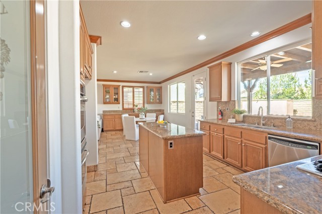 Detail Gallery Image 13 of 33 For 17425 Honey Maple, Canyon Country,  CA 91387 - 4 Beds | 3 Baths
