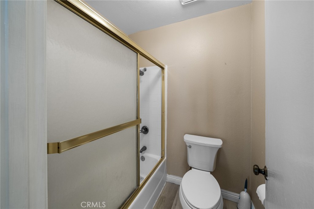 https://media.crmls.org/medias/c8d2efa3-5dc7-4fdb-b311-417057e247f1.jpg?preset=X-Large