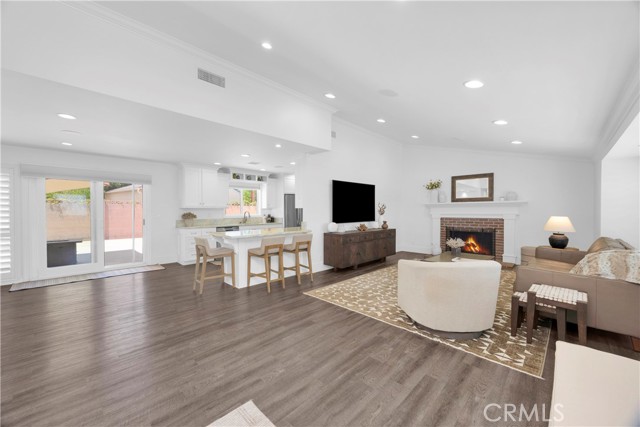Detail Gallery Image 4 of 49 For 3181 Druid Ln, Rossmoor,  CA 90720 - 3 Beds | 2 Baths