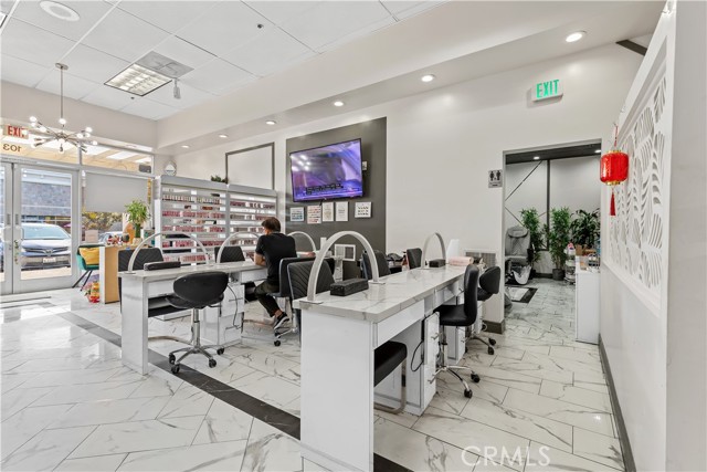 1520 N, Ontario CA: https://media.crmls.org/medias/c8d35d8e-21d2-4859-818f-2c022ba4c7fb.jpg