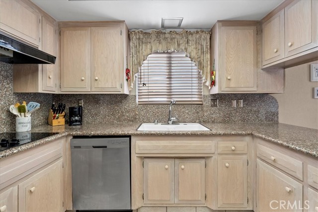 1100 Ysabel Street, Redondo Beach, California 90277, 4 Bedrooms Bedrooms, ,1 BathroomBathrooms,Residential,Sold,Ysabel,SB21269204