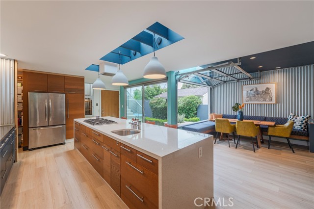 Detail Gallery Image 16 of 49 For 358 Santa Ana, Long Beach,  CA 90803 - 3 Beds | 3 Baths