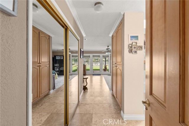 36608 Oak Ridge Drive, Yucaipa CA: https://media.crmls.org/medias/c8d4b9d7-e2c3-4c51-8e61-90133d99e273.jpg