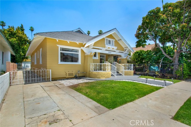 2107 30th Street, Los Angeles, California 90018, 3 Bedrooms Bedrooms, ,1 BathroomBathrooms,Single Family Residence,For Sale,30th,SB24117796