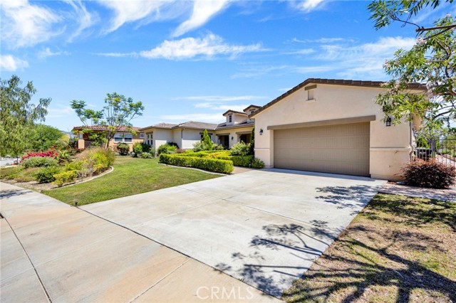 538 Francesca Lane, Glendora CA: https://media.crmls.org/medias/c8d55a67-cc21-47cf-98b9-0561fe78a1ce.jpg