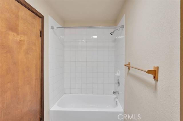 27580 Linda Vista Road, Barstow CA: https://media.crmls.org/medias/c8d5c7b5-be71-4c55-9b93-4bad946b3e6f.jpg