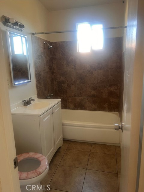 2016 E 117th Street, Los Angeles CA: https://media.crmls.org/medias/c8d64086-18f6-45ef-8f25-107dde414ba8.jpg