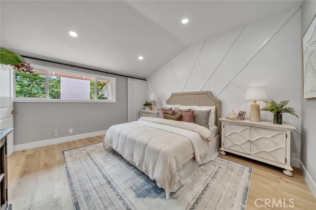 10 Lassen, Irvine CA: https://media.crmls.org/medias/c8d65f19-1720-4659-98de-10fb2b4127d4.jpg