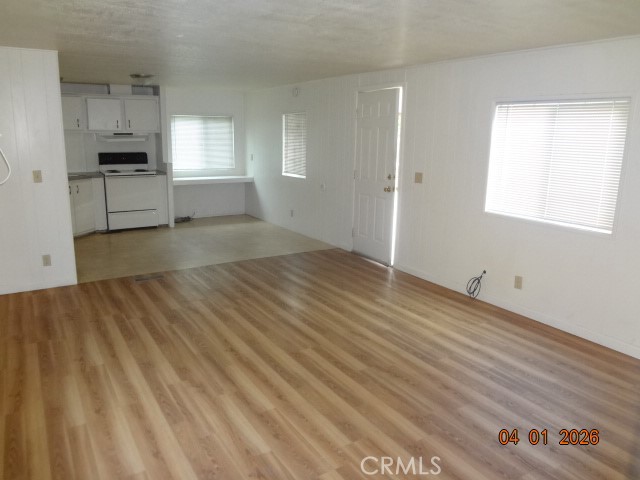 Detail Gallery Image 7 of 17 For 3327 Green Ave, Clearlake,  CA 95422 - 2 Beds | 1 Baths