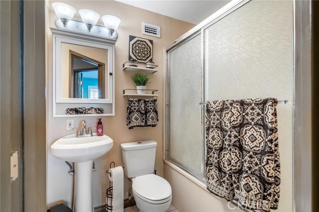 Detail Gallery Image 28 of 39 For 330 E Gladstone St, San Dimas,  CA 91773 - 4 Beds | 3 Baths