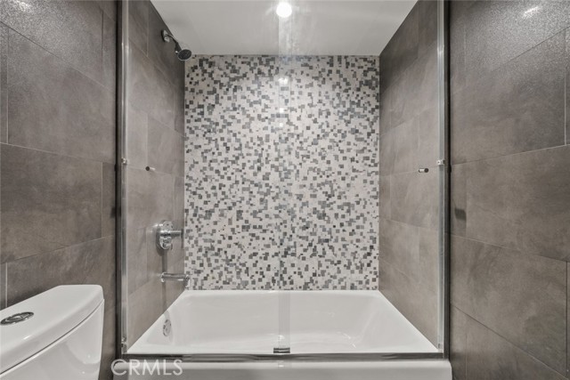 Detail Gallery Image 29 of 49 For 222 Monterey Rd #1203,  Glendale,  CA 91206 - 2 Beds | 2 Baths